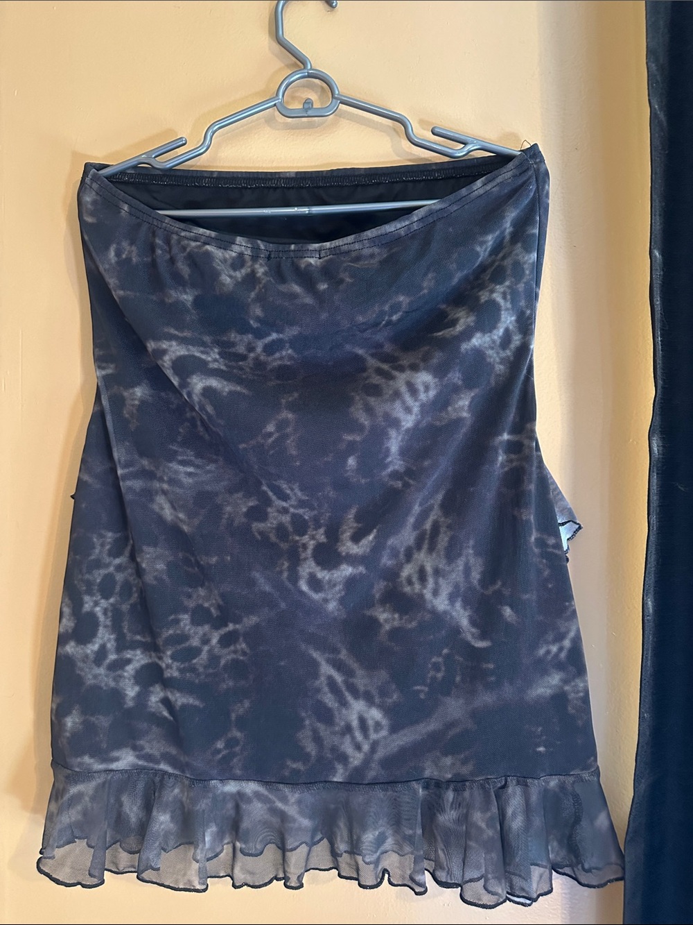 Women's Black Leopard Ruffle Mini Dress - Picture 2 of 3